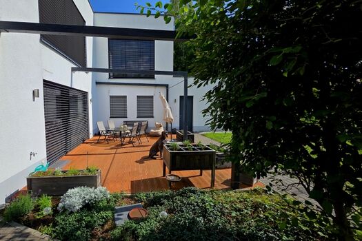 Terrasse mit Sitzmöglichkeiten