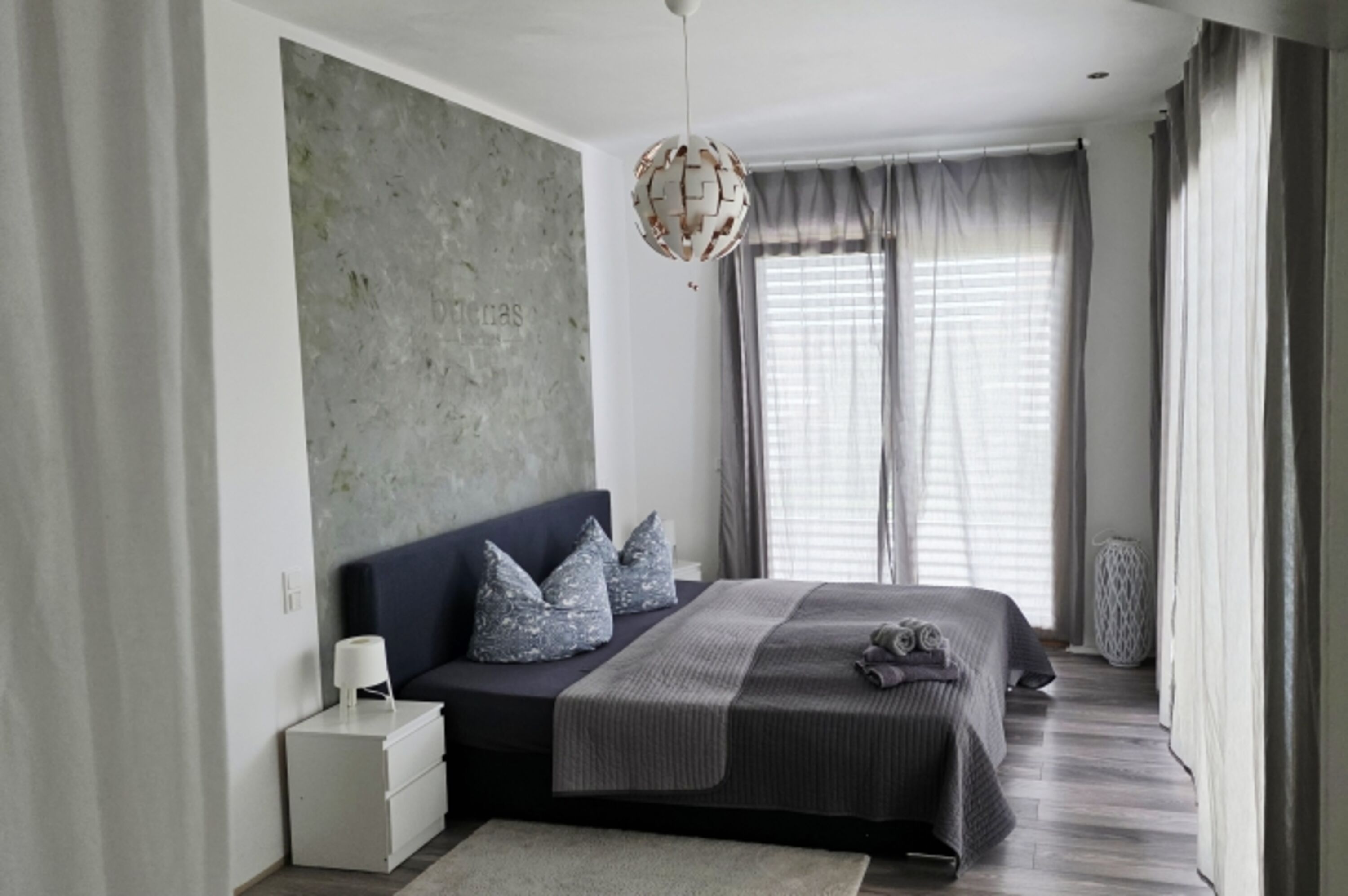 Schlafzimmer 1 im OG (200 x 220)