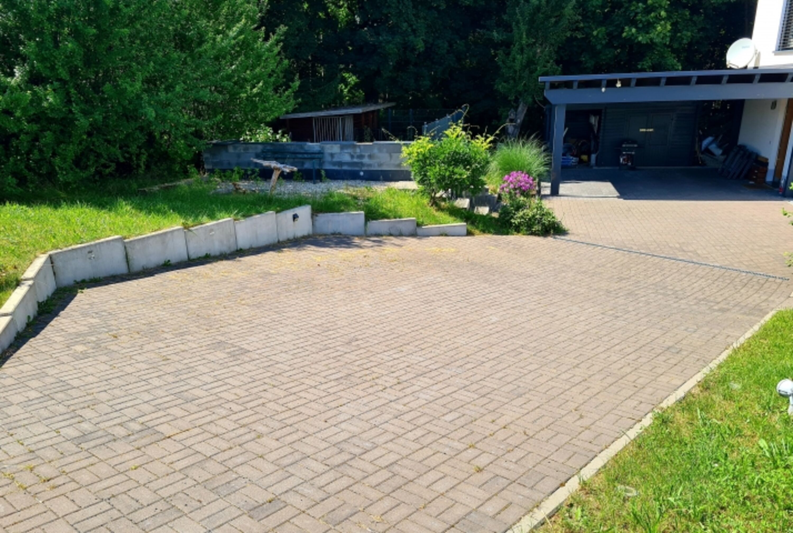 Parken unter Carport