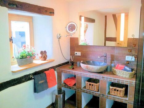 Bad im OG mit Walk-In-Dusche