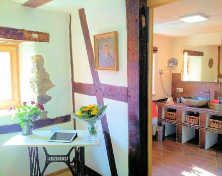 Bad im OG mit Walkk-In-Dusche