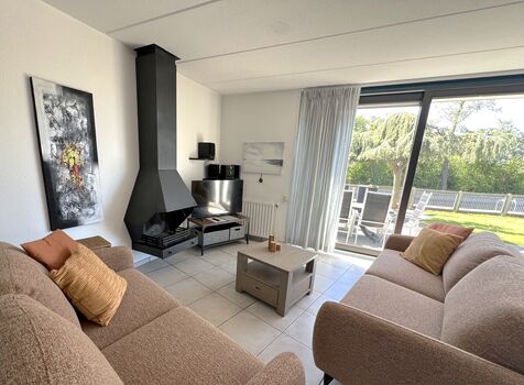 Wohnzimmer mit Kamin