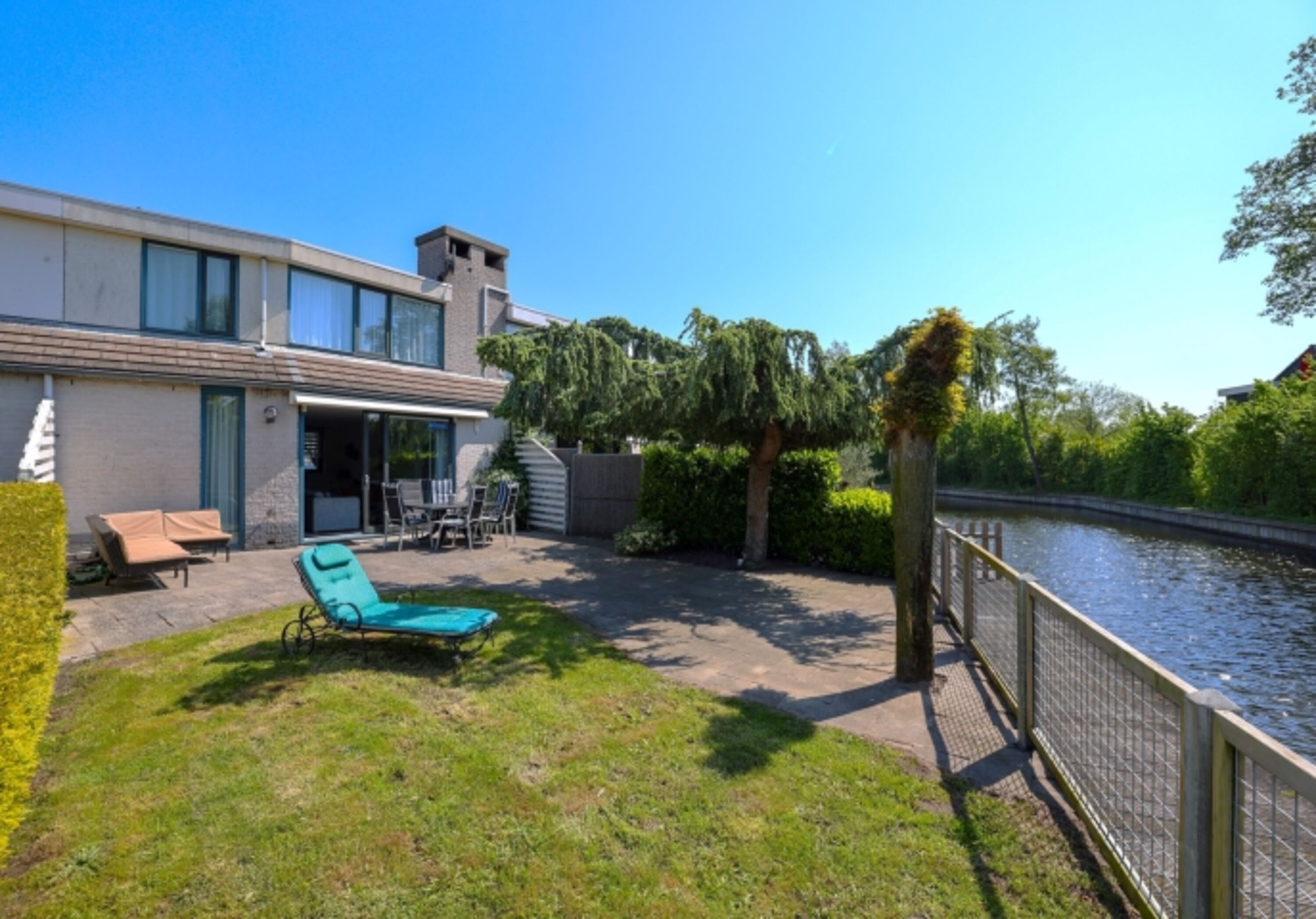 Garten komplett eingezaeunt