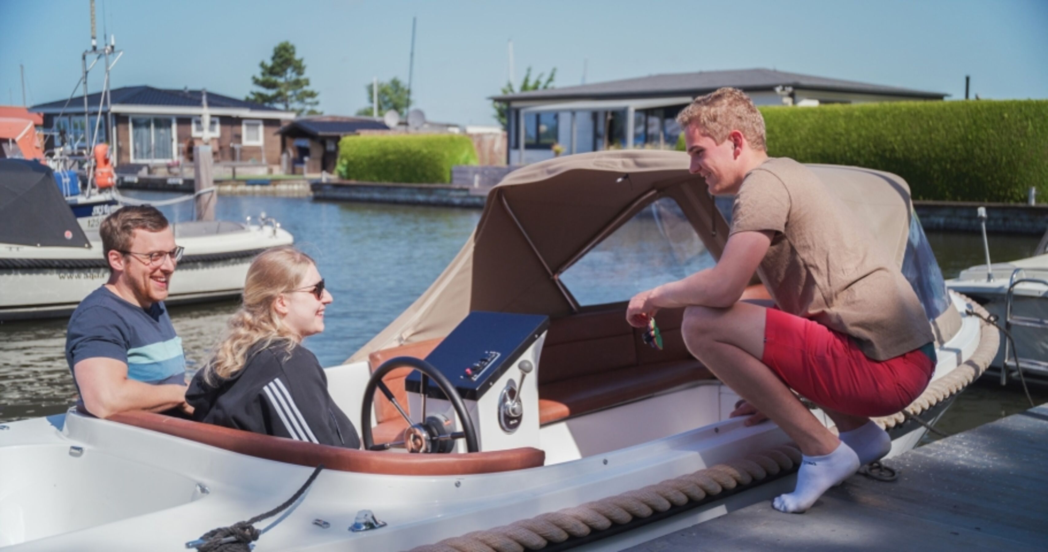 Boot mieten ohne Fahrschein Hund kann mit aufs Boot