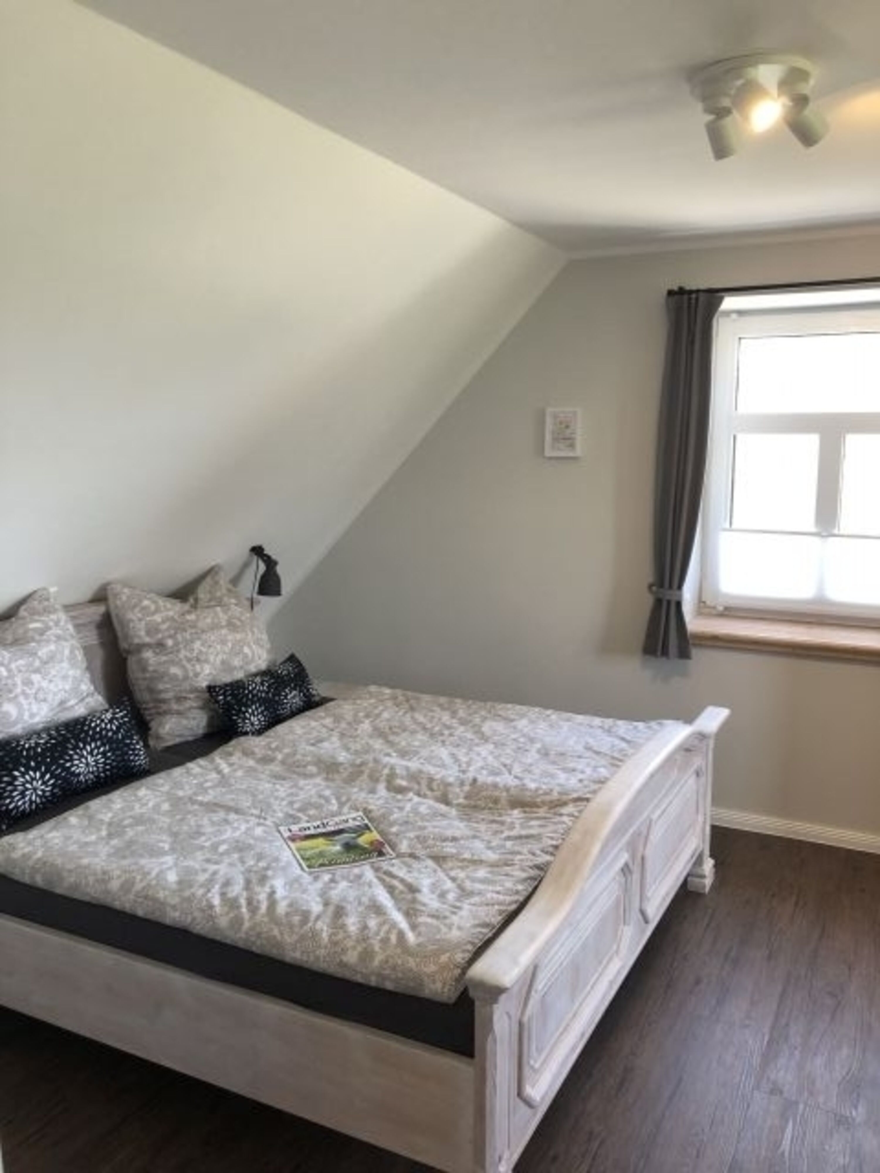 Schlafzimmer DG