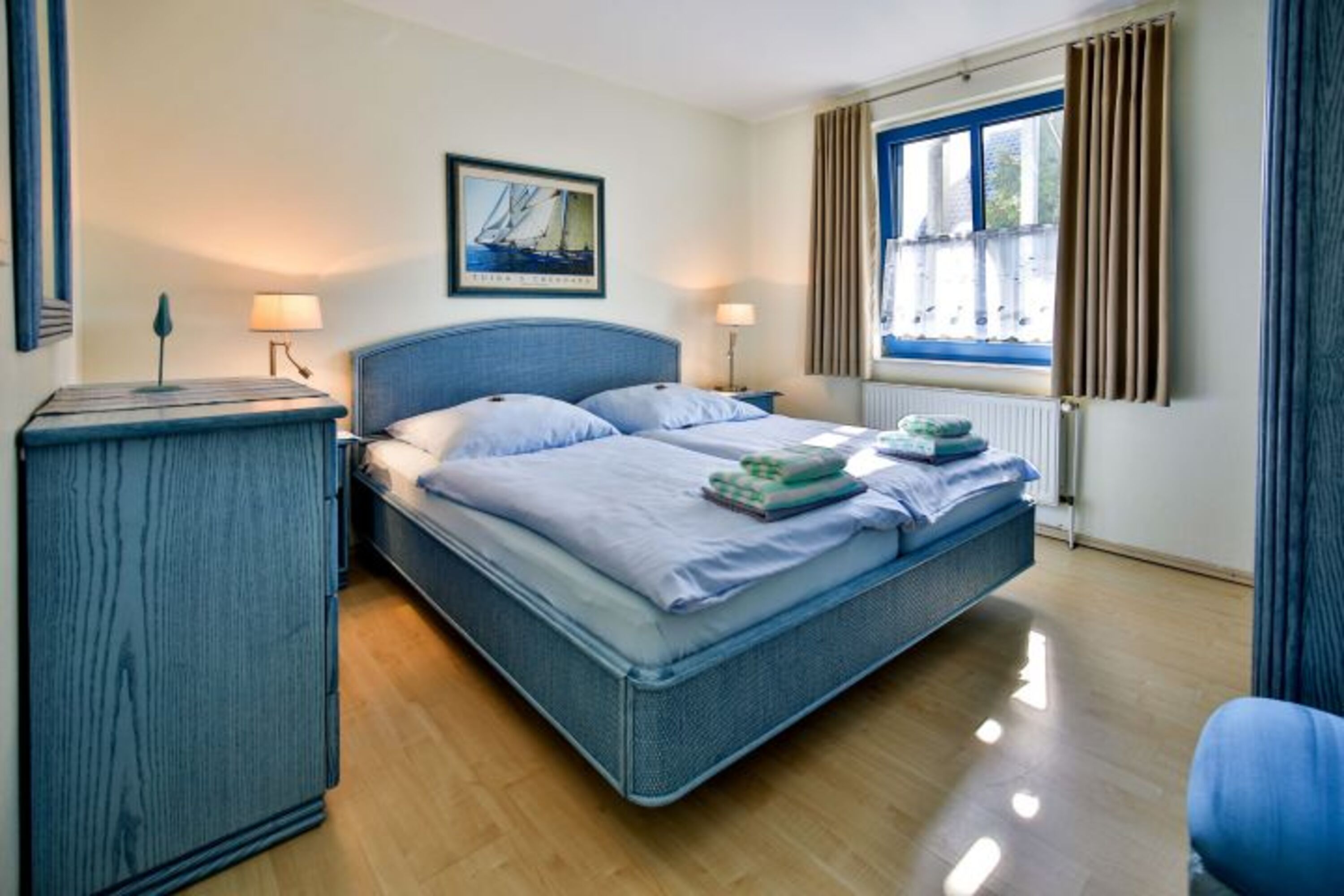 Schlafzimmer mit Doppelbett