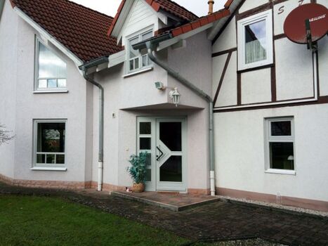 Komfortables Ferienhaus mit großem Garten, Zaun, Kamin, WLA ...