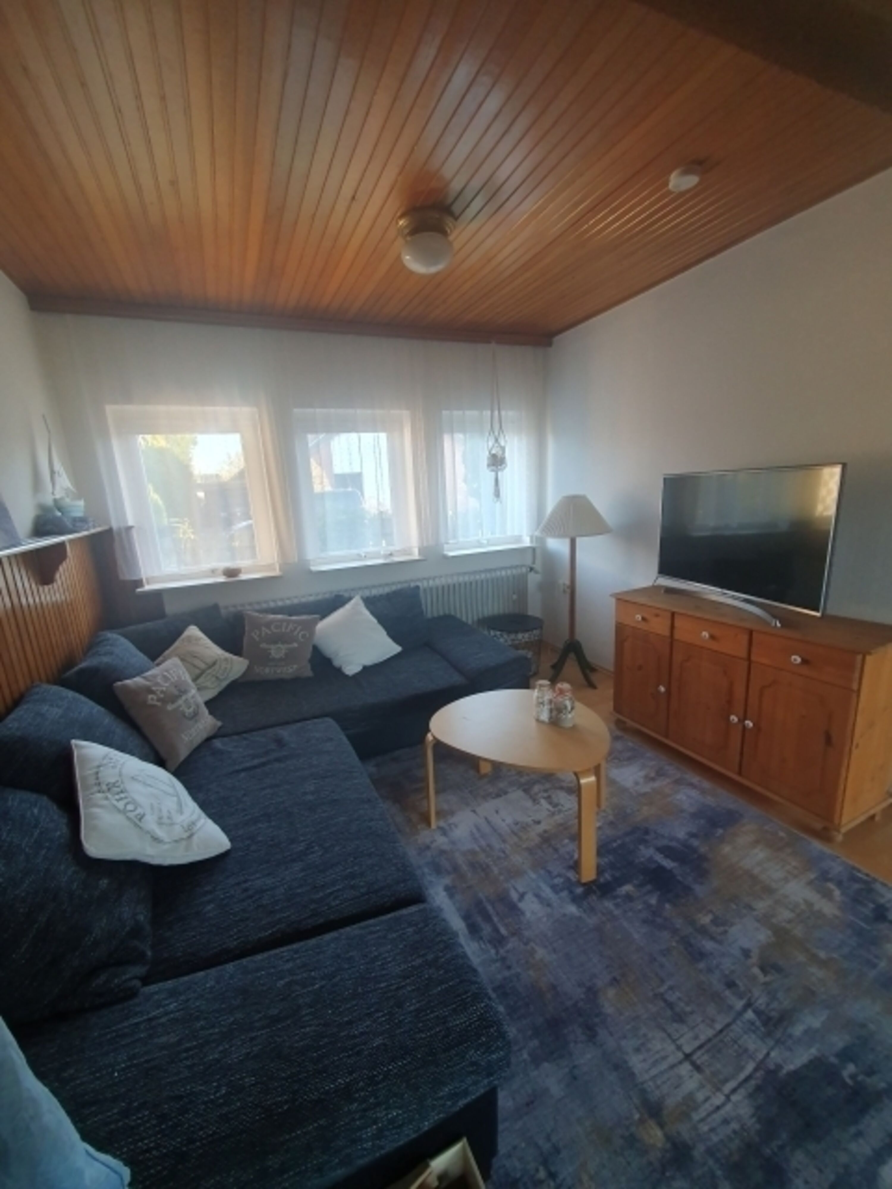 Wohnzimmer mit SmartTV 