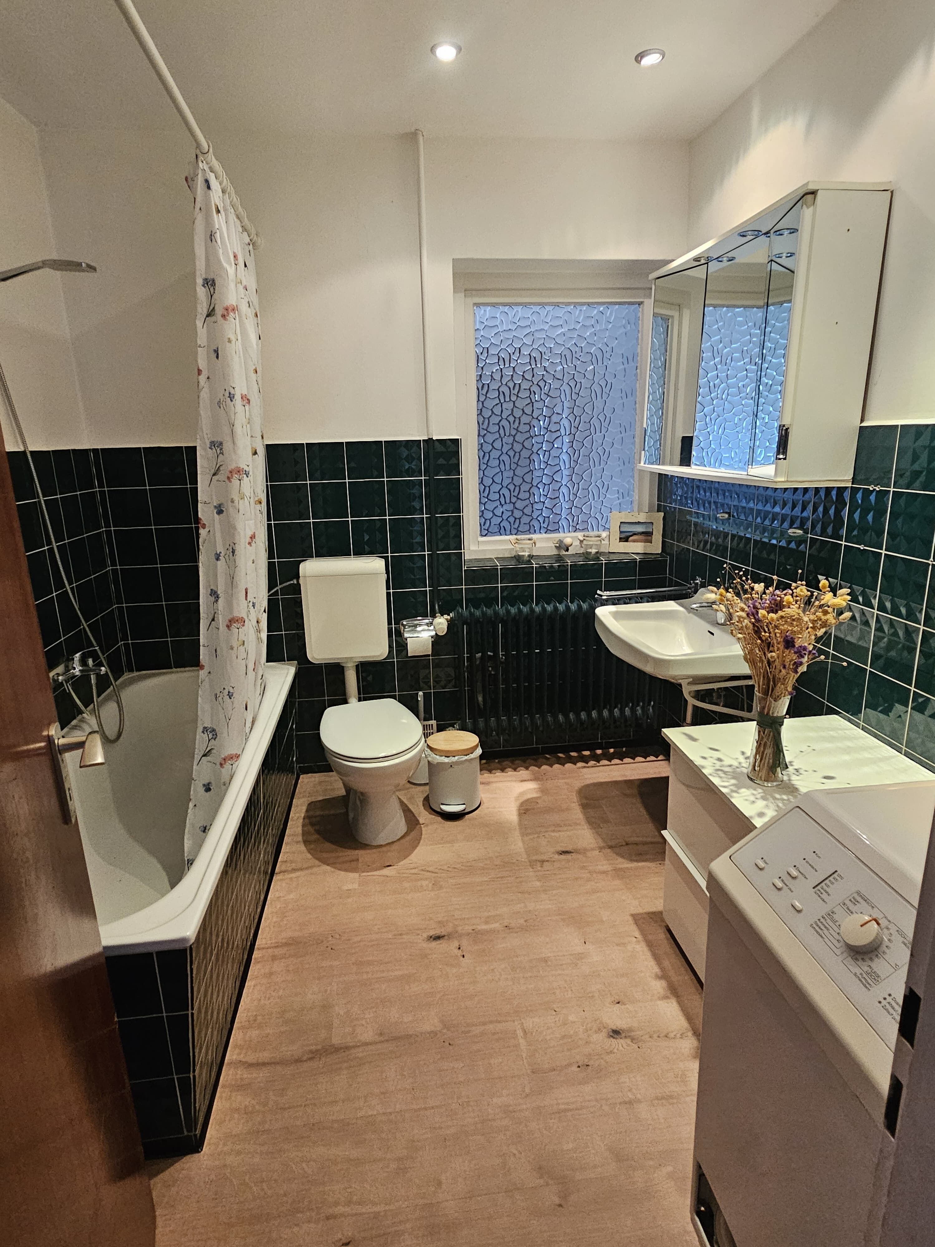 Großes Badezimmer
