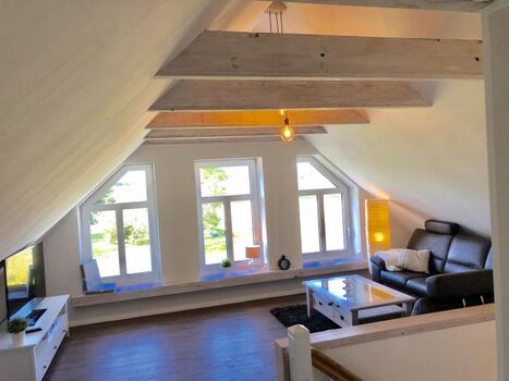 Wohnzimmer mit Meerblick (die Schrägen hängen nicht durch)