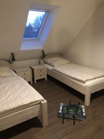 Schlafzimmer (jetzt mit Rollo)