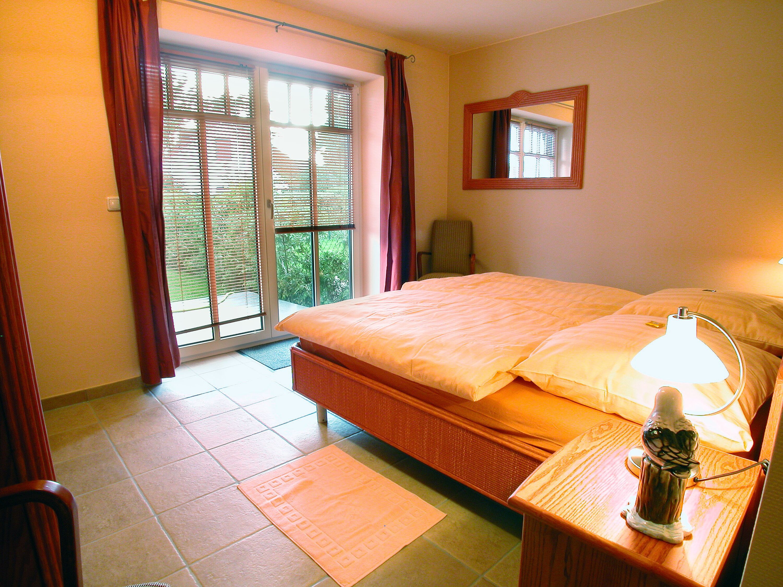 Schlafzimmer mit Doppelbett