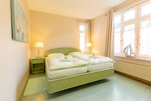 Schlafzimmer mit Doppelbett