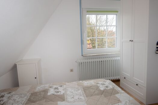 Dachschrägen-SZ  mit Doppelbett (160  x 200 cm) in der 1. Etage 