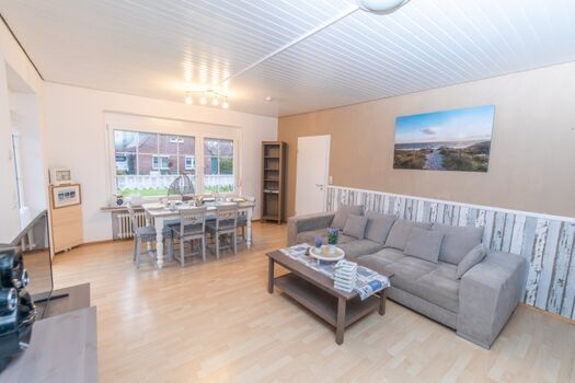 Wohn/Essbereich im EG, mit Zugang zur Terrasse/Garten