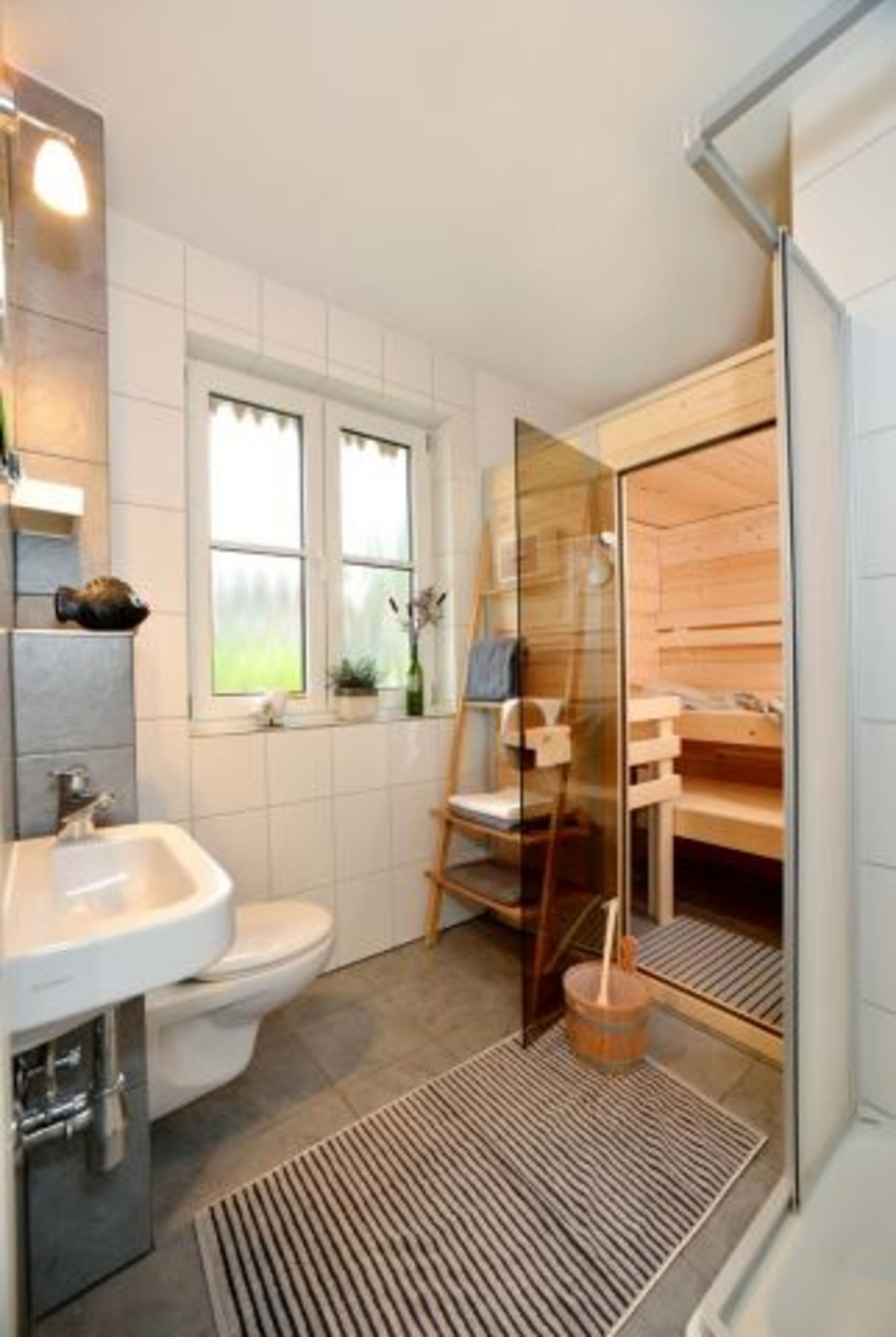Bad im EG mit Sauna