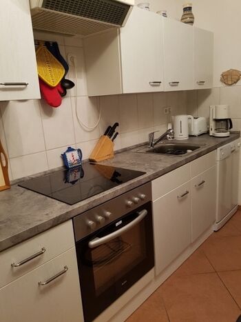 Einbauküche mit Ceranherd, Geschirrspüler