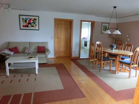 Ess-und Wohnbereich 3