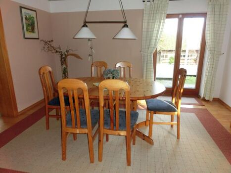 Ess-und Wohnbereich 1