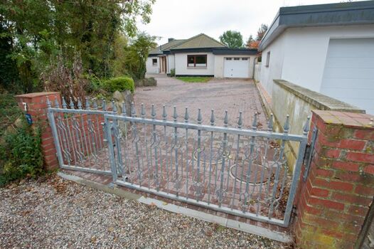 Einfahrtstor Auffahrt Ferienhaus