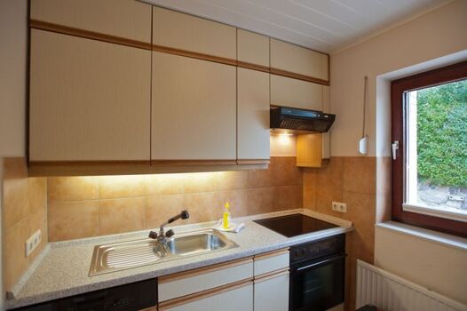 komplett  ausgestattete Küche