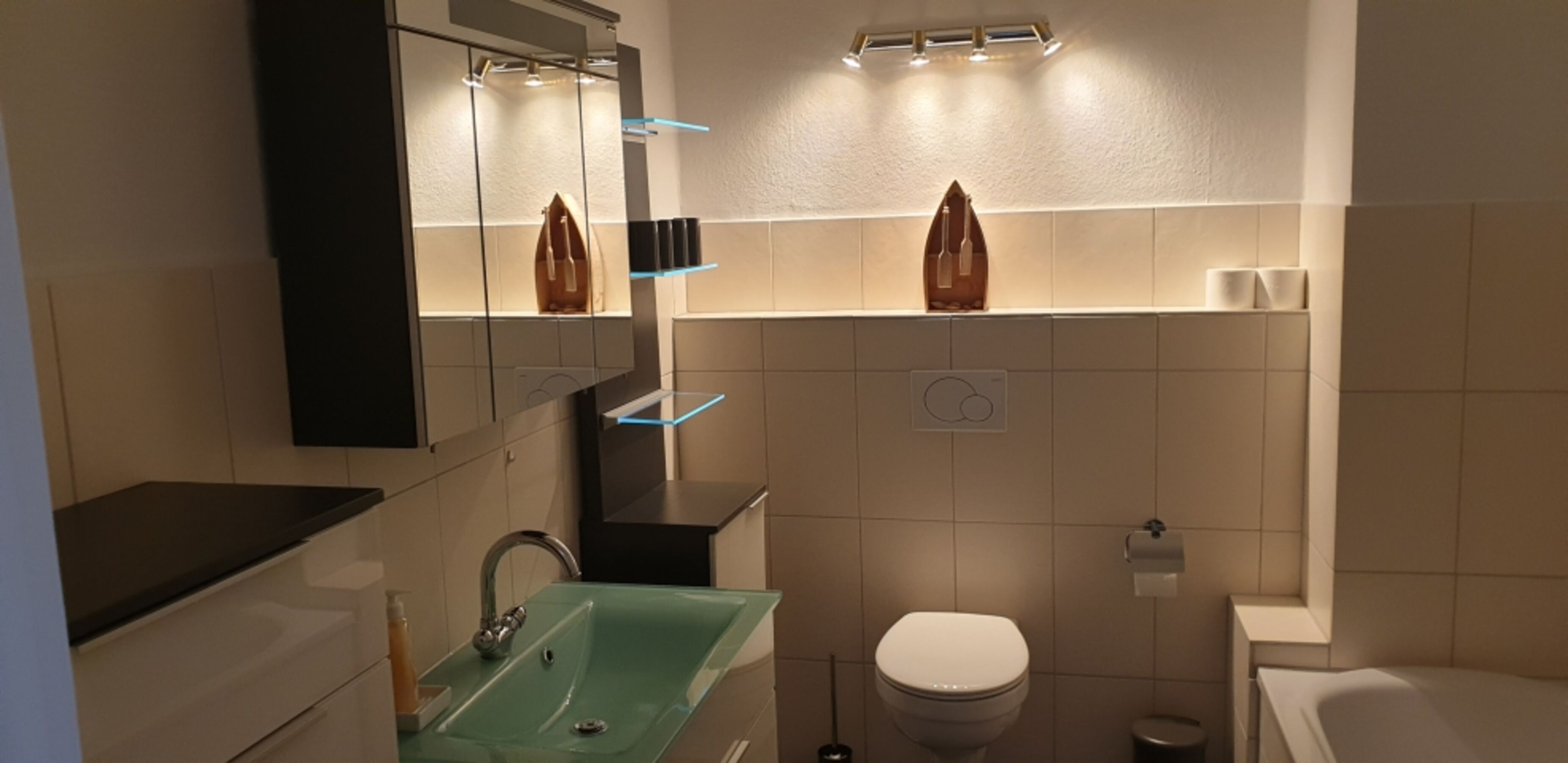 Dad mit Badewanne im 1OG
