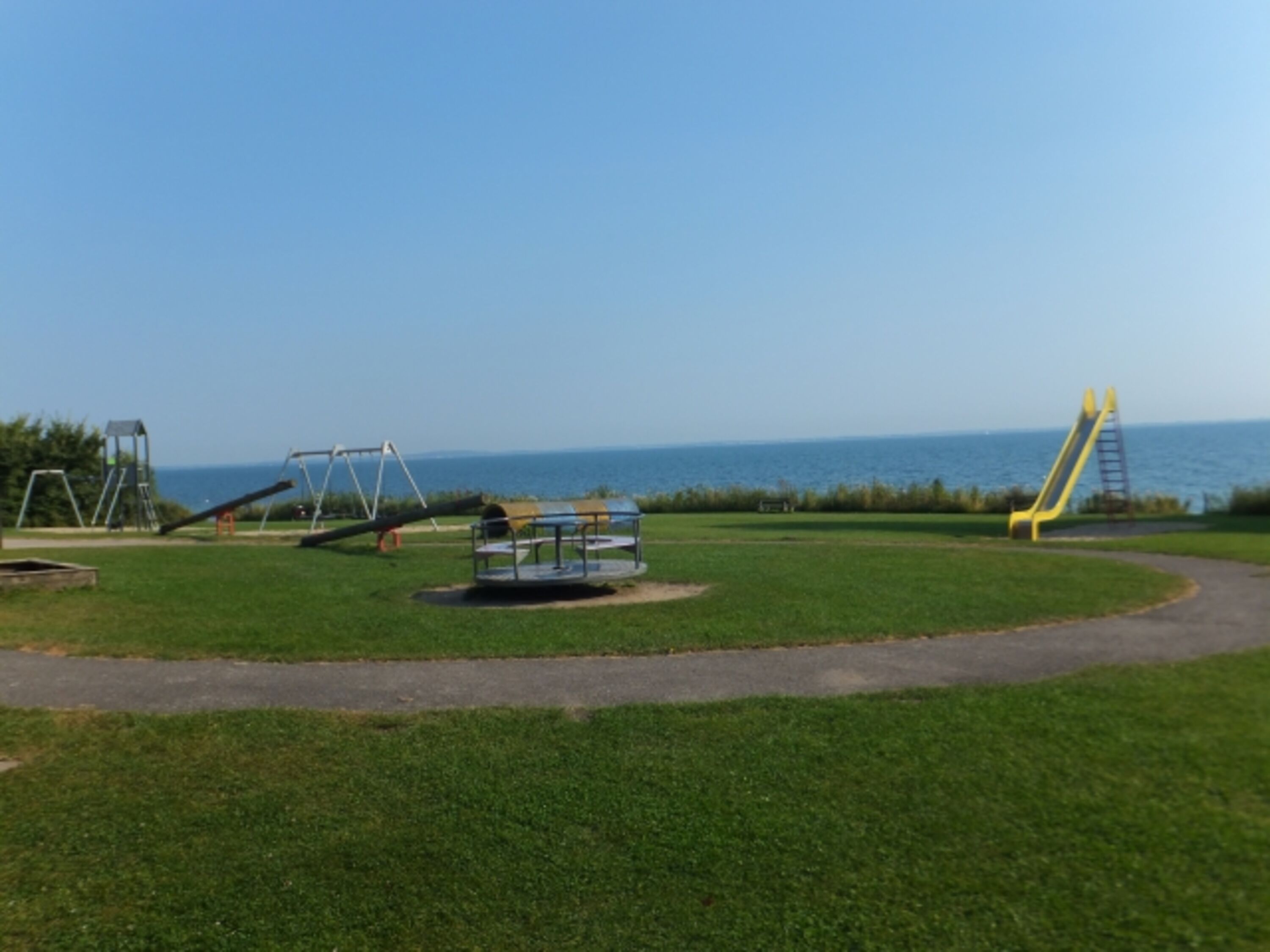 Spielplatz mit Wasserblick