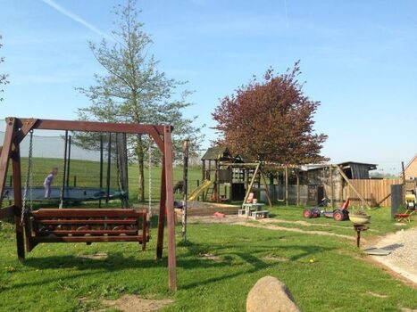 Der Spielplatz, läd immer für kleine Abenteuer ein. 
