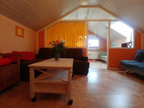 OG Wohnzimmer-Schlafzimmer-Balkon