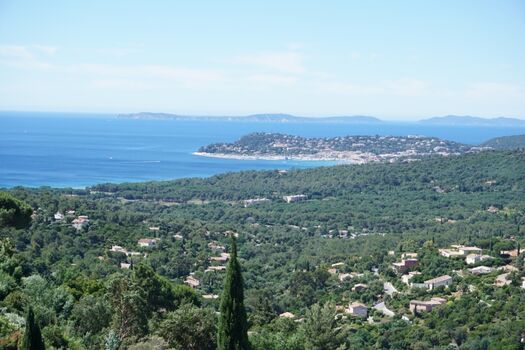 atemberaubender Meerblick mit viel Sonne