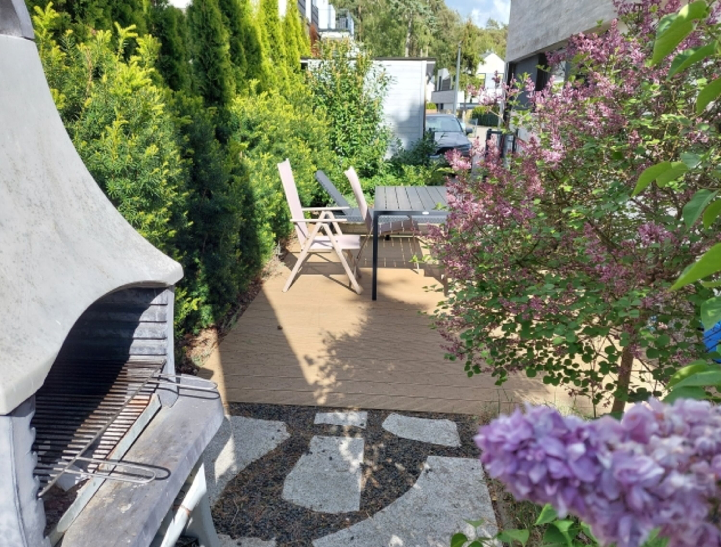 Garten mit Terrasse 