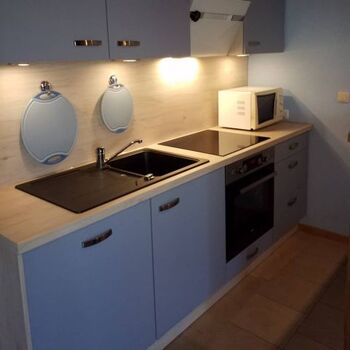 - Neu - eingebaute Küche 