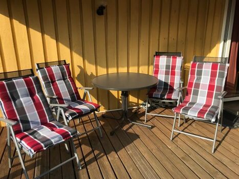 Terrasse mit neuen Terrassenmöbel