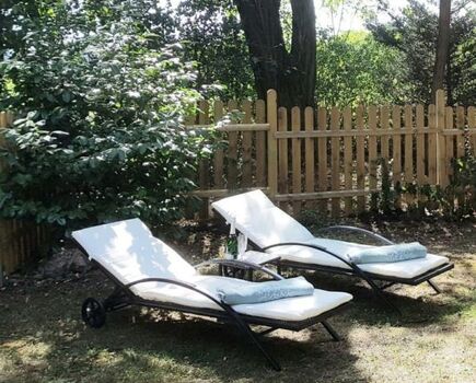 Relaxen im zusätzlich eingezäunten Garten-Bereich