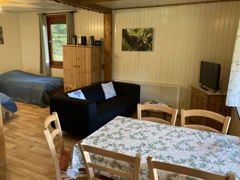 Wohnzimmer mit Eßtisch