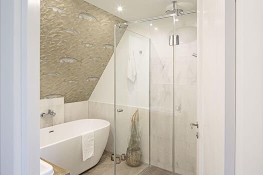 Badezimmer eins im OG