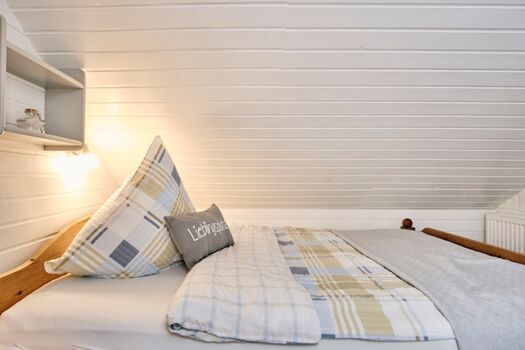 1. Schlafzimmer OG mit Doppelbett