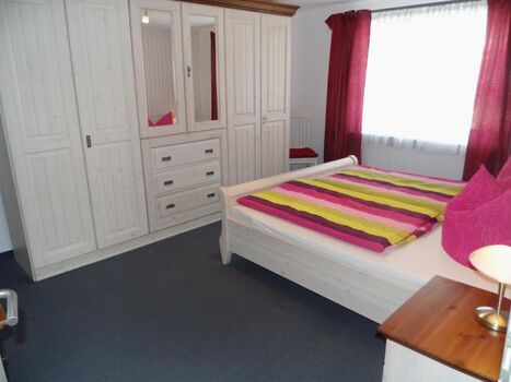 Schlafzimmer 1 im EG - Süderwarft
