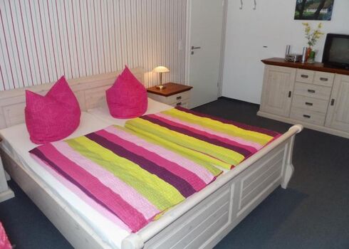 Schlafzimmer 1 im EG - Süderwarft