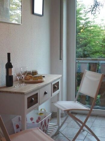 Küche mit bodentiefem Fenster