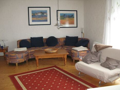 Helles, gemütliches Wohn- und Esszimmer