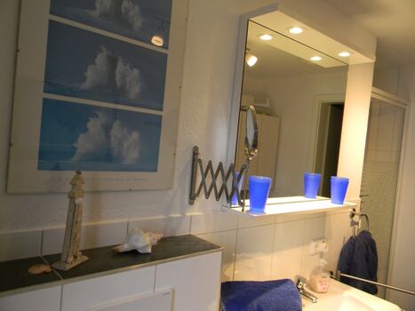 Badezimmer Blick zur Dusche