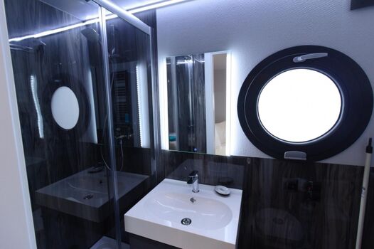 Badezimmer Hausboot Fjord Aquila Wendtorf