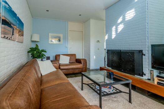 Die Sitzecke mit Fernseher