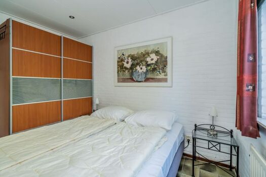 Schlafzimmer 1 mit 2 Boxspringbetten