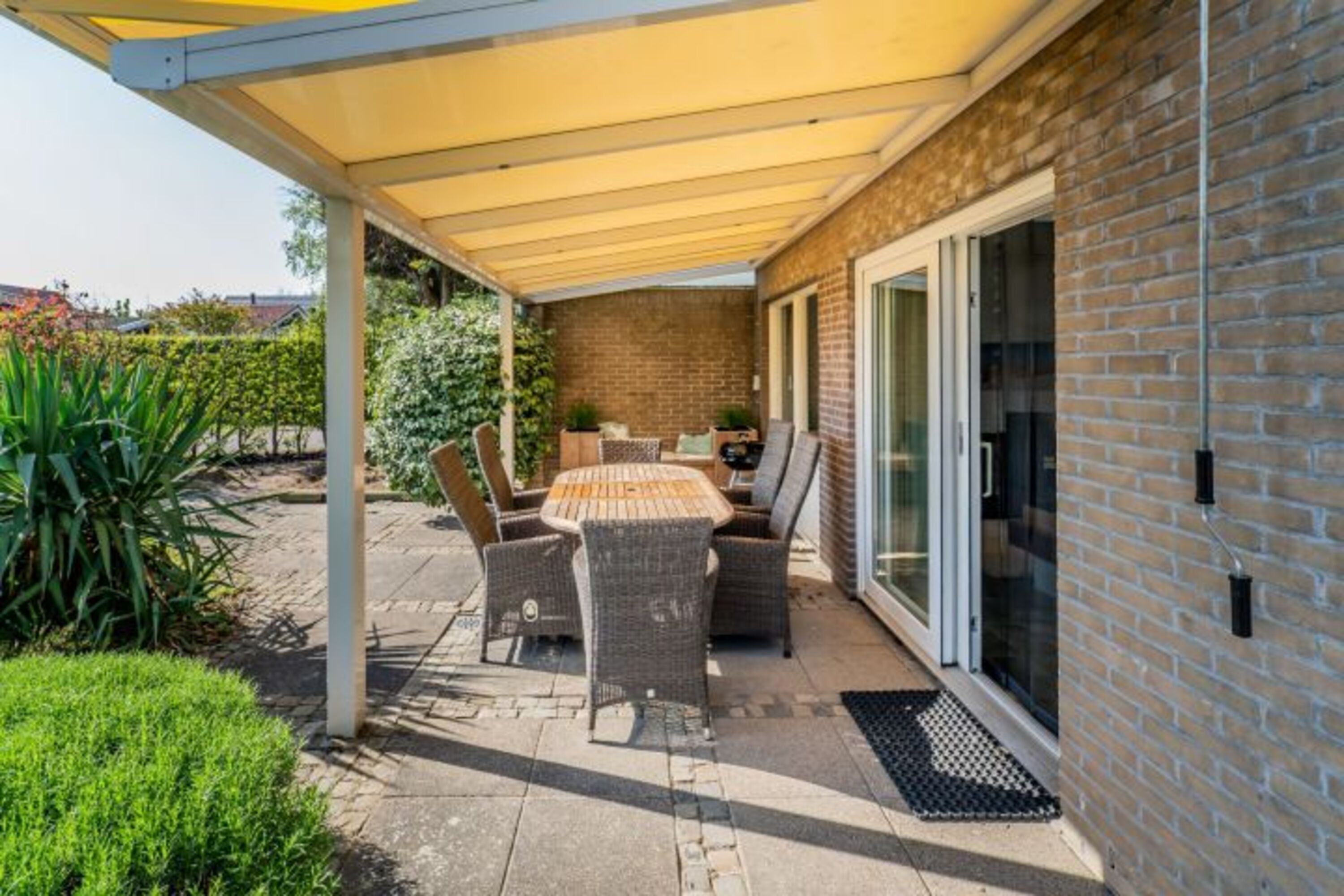 Die tolle überdachte Terrasse