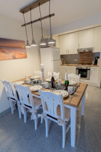 Küchen und Essbereich