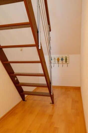 Treppenaufgangzum SZ  in den Spitzboden