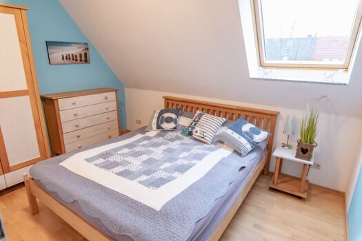 SZ mit Doppelbett (1,60 x 2,00m) in der 1. Etage