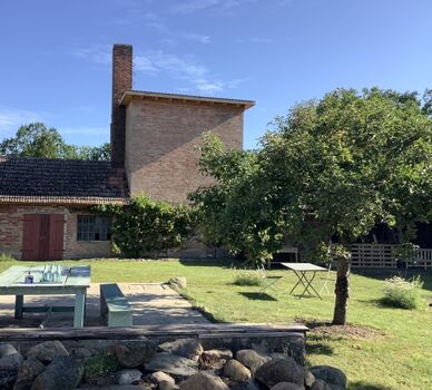 Der Garten hinter dem Haus 